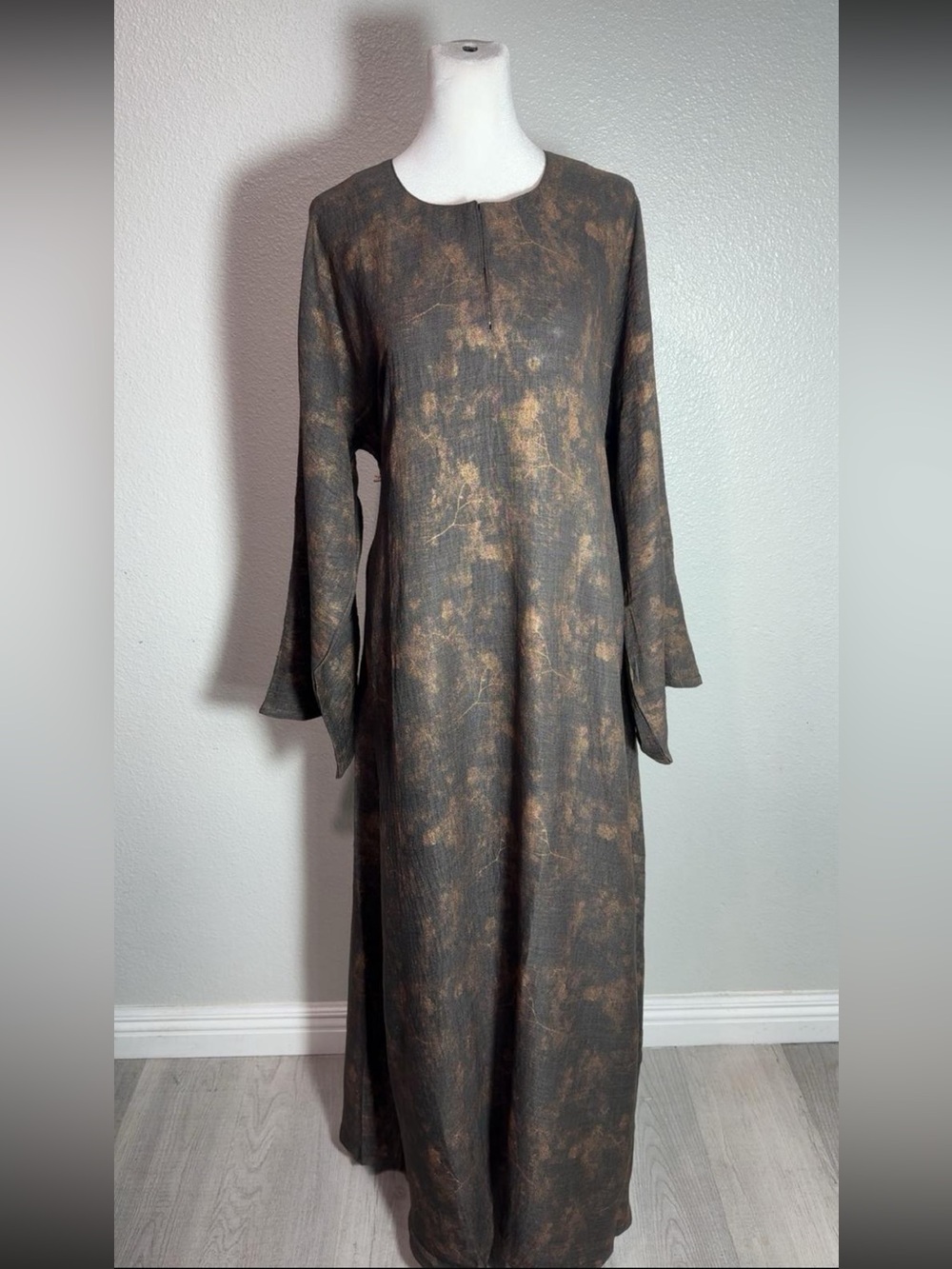 Long Sleeve Maxi Dress in Brown Marble Effect